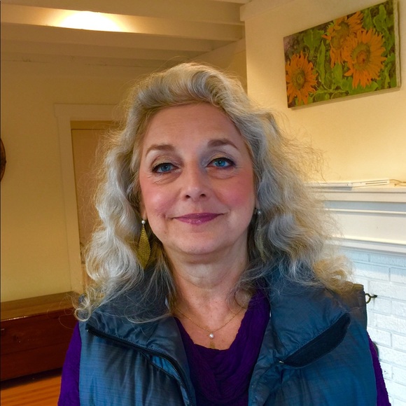 Meet your Posher, Linda - Picture 1 of 1